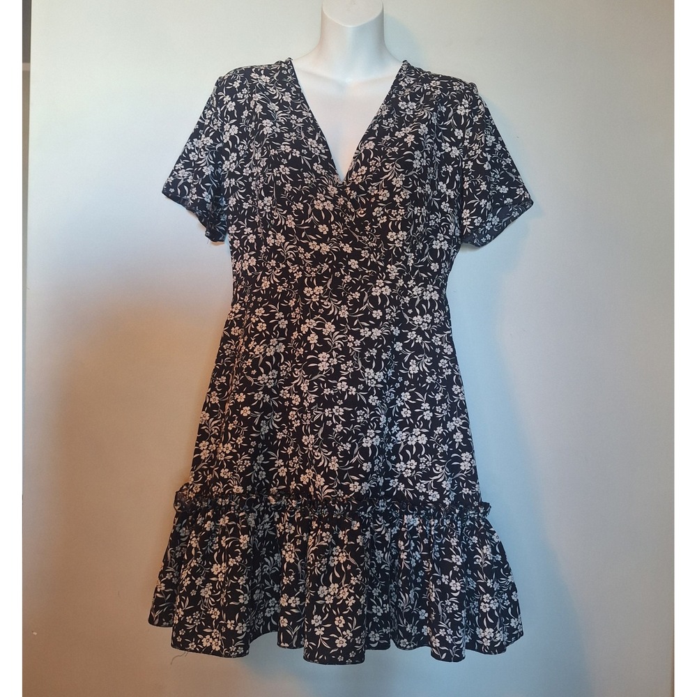 SHEIN Black & White Floral Flutter Sleeve Ruffle Hem Mini Dress Size Medium US 6